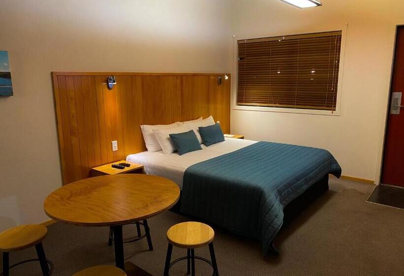 Семейный Номер, Waitomo Lodge