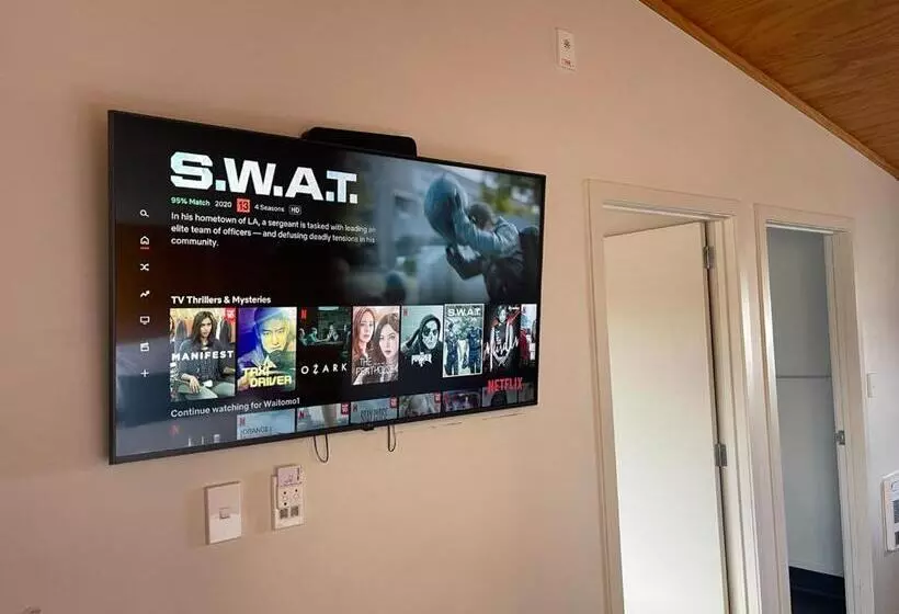 ファミリーステューディオ, Waitomo Lodge