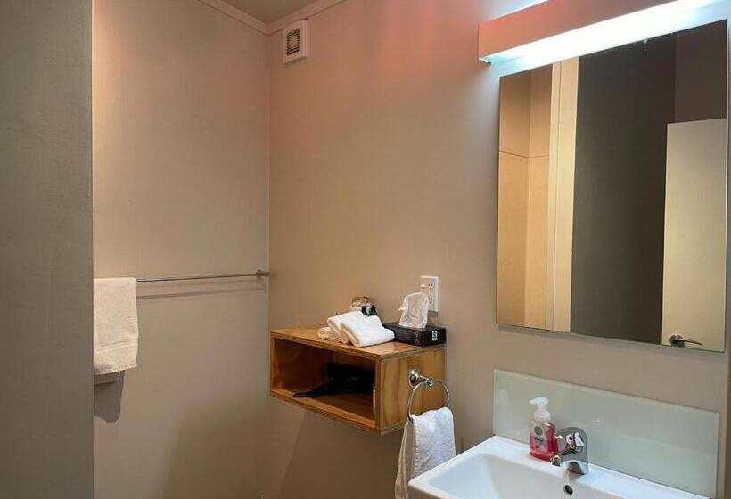 סטודיו דלוקס, Waitomo Lodge