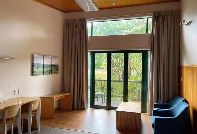 デラックススタジオ, Waitomo Lodge