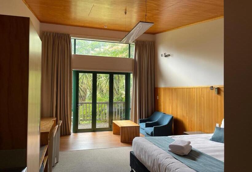 סטודיו דלוקס, Waitomo Lodge