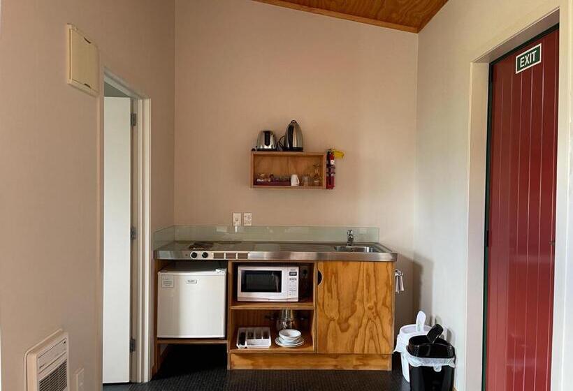 סטודיו דלוקס, Waitomo Lodge