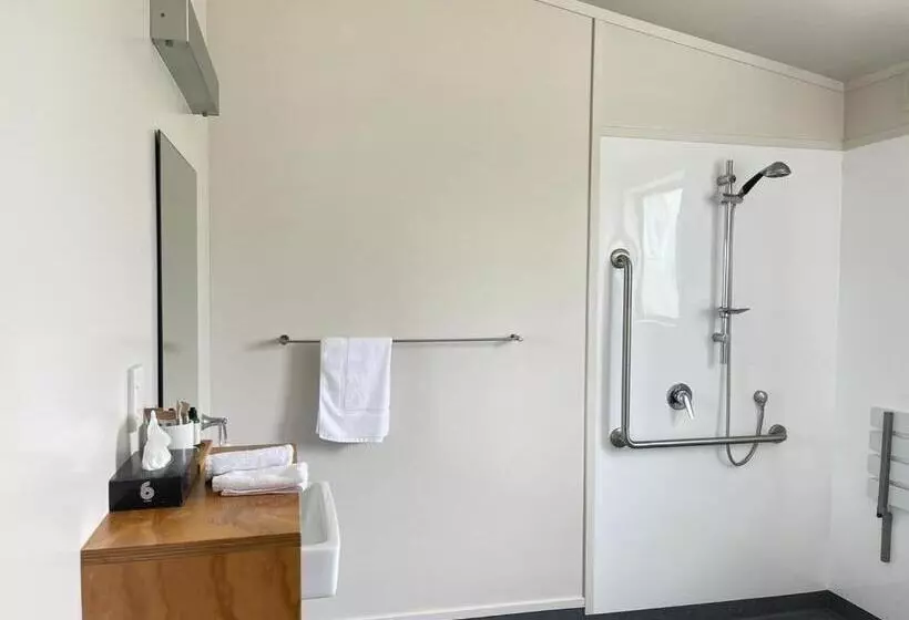 スタンダードスタジオ, Waitomo Lodge