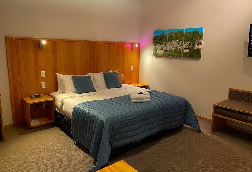 סטודיו דלוקס, Waitomo Lodge