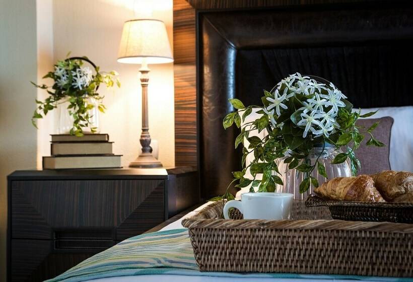 수영장이 있는 3베드룸 빌라, Stigmes Villas & Suites