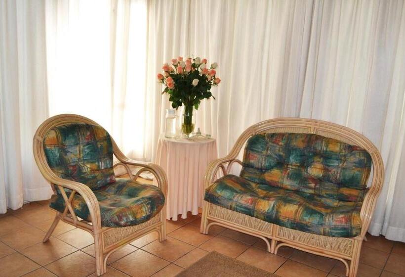 חדר משפחתי, Doves Nest Guest House