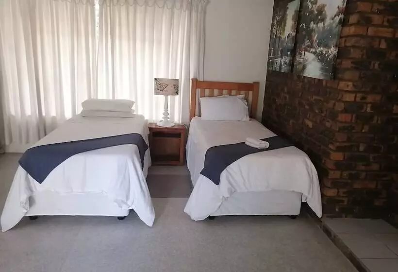 اتاق خانوادگی, Doves Nest Guest House