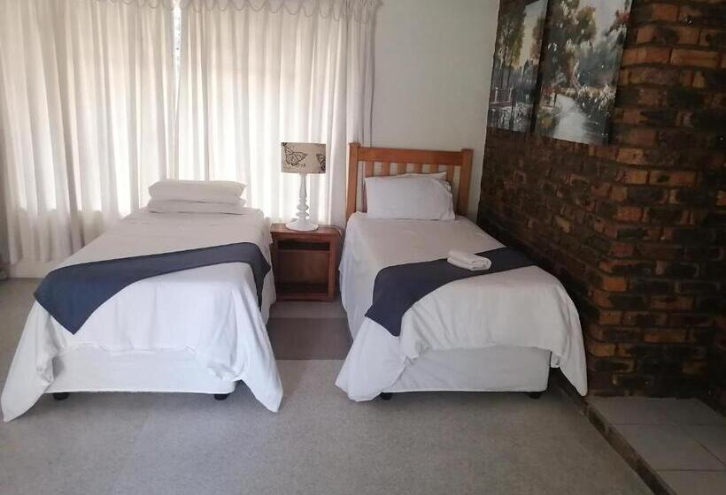 חדר משפחתי, Doves Nest Guest House