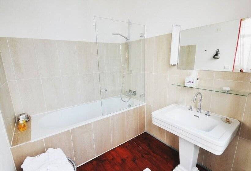 디럭스 룸, Château D’orion