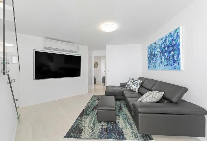 침실 4개 아파트, Alexandria Apartments