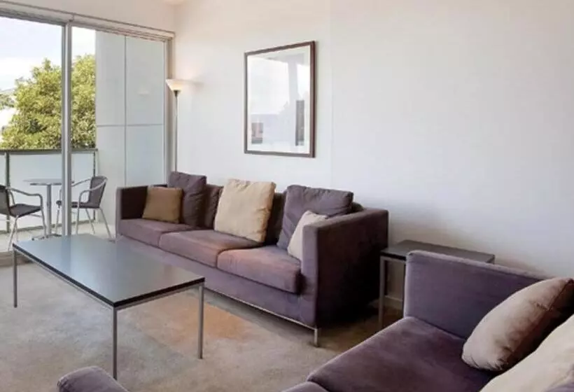 テラス付き１ベッドルームアパートメント, Brighton Bay Apartments