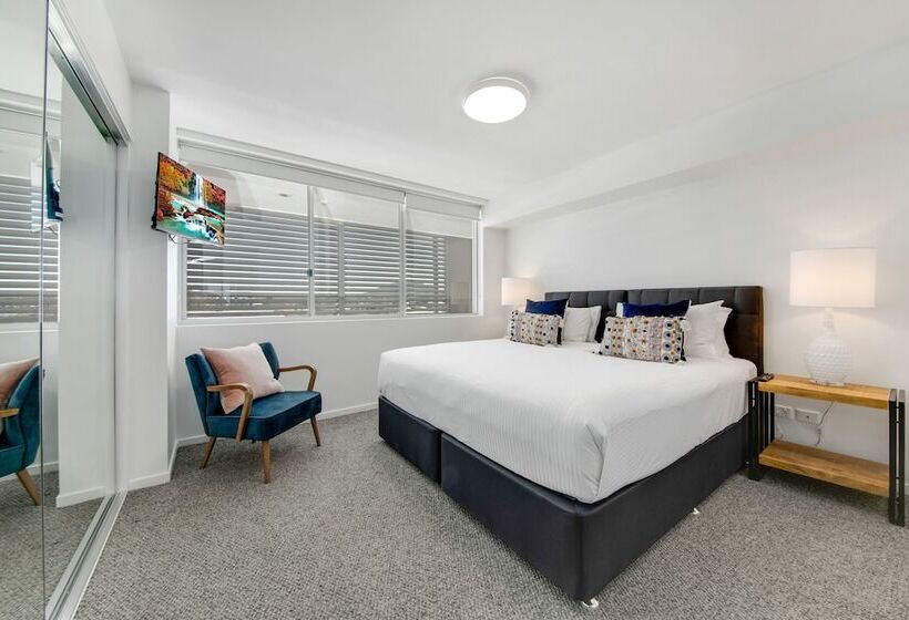 Superior 3-bedroom flat with sea view, Echelon Apartments Yeppoon