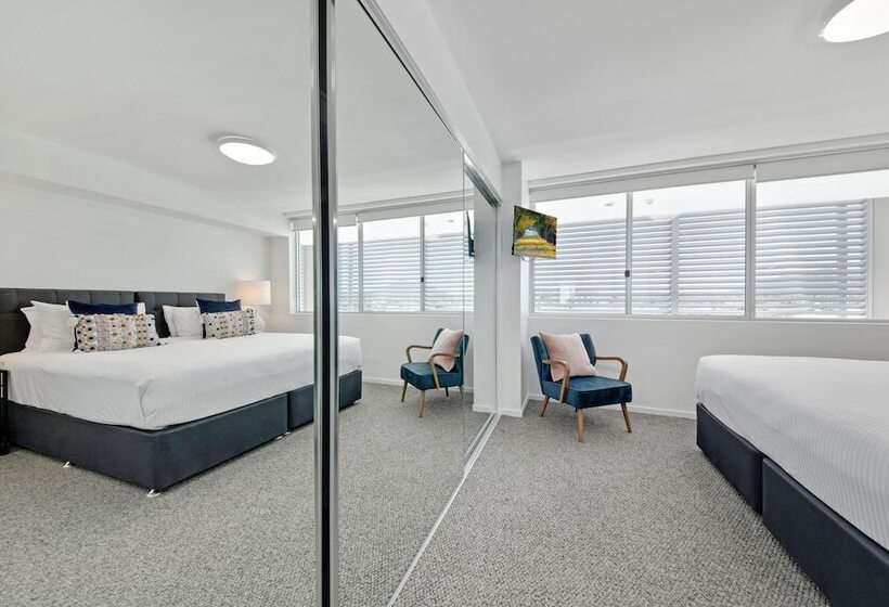 Superior 3-bedroom flat with sea view, Echelon Apartments Yeppoon