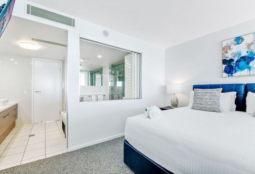 Superior 3-bedroom flat with sea view, Echelon Apartments Yeppoon