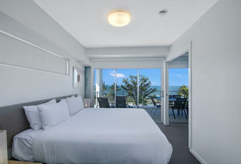 Superior 2-bedroom flat with sea view, Echelon Apartments Yeppoon