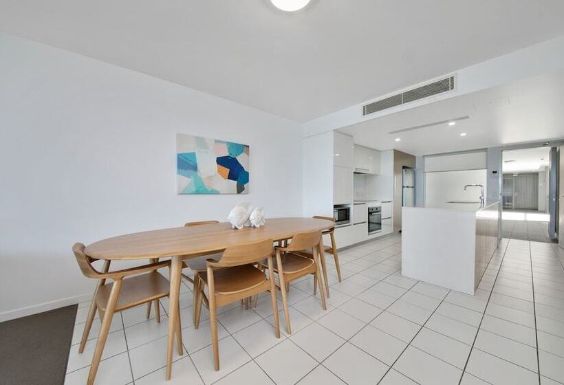 Superior 2-bedroom flat with sea view, Echelon Apartments Yeppoon