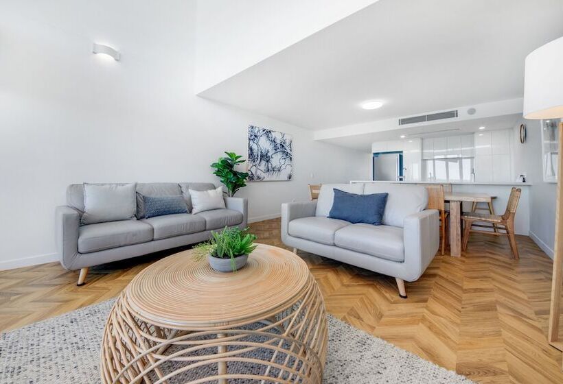 Superior 3-bedroom flat with sea view, Echelon Apartments Yeppoon