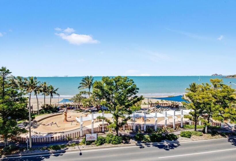 Superior 3-bedroom flat with sea view, Echelon Apartments Yeppoon