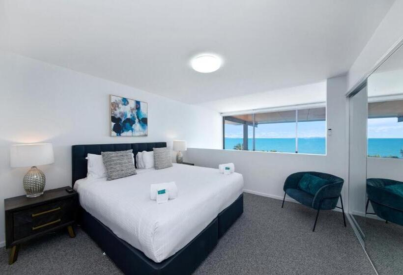 Superior 3-bedroom flat with sea view, Echelon Apartments Yeppoon