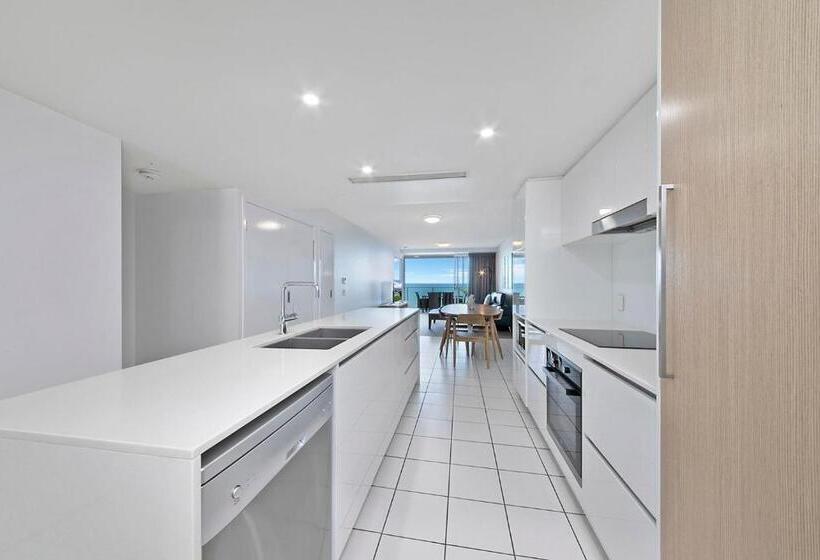 Superior 2-bedroom flat with sea view, Echelon Apartments Yeppoon