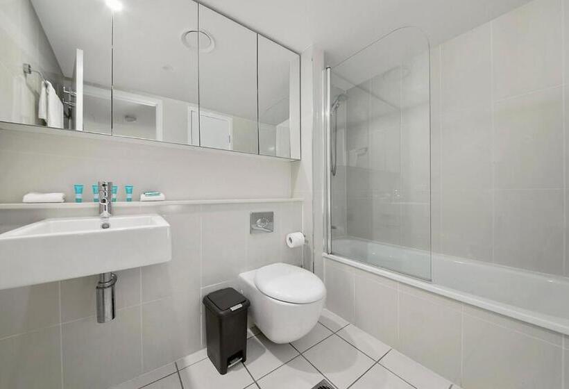 Superior 2-bedroom flat with sea view, Echelon Apartments Yeppoon