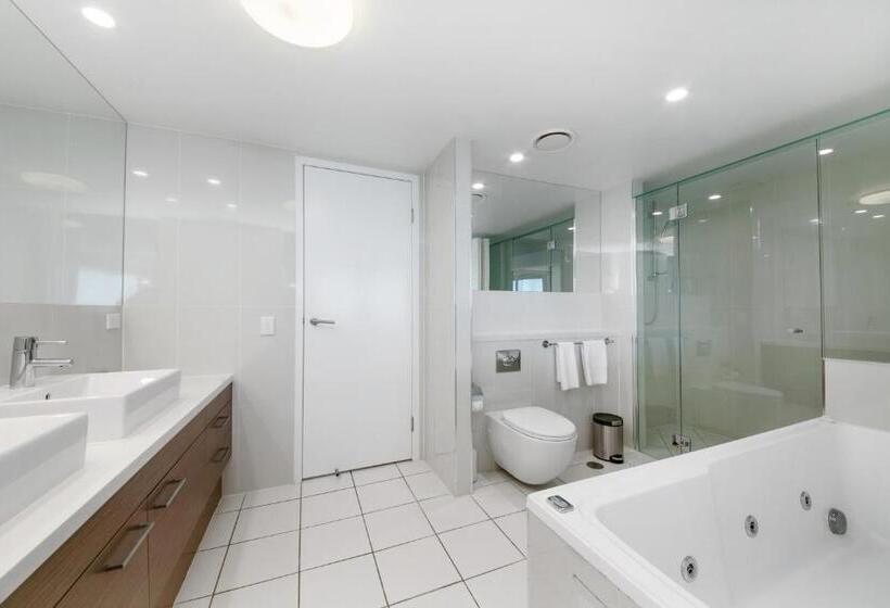 Superior 3-bedroom flat with sea view, Echelon Apartments Yeppoon