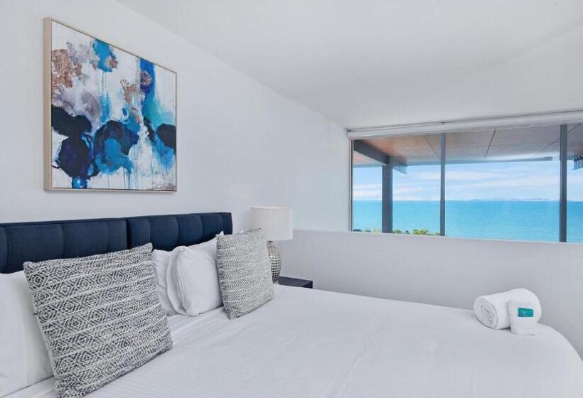 Superior 3-bedroom flat with sea view, Echelon Apartments Yeppoon