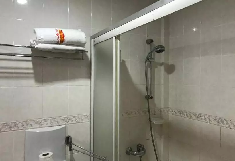 スーペリアトリプルルーム, Don Bosco Hotel School