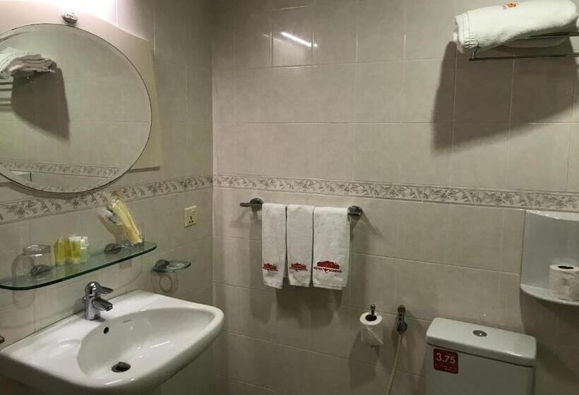 חדר סופריור לשלושה, Don Bosco Hotel School