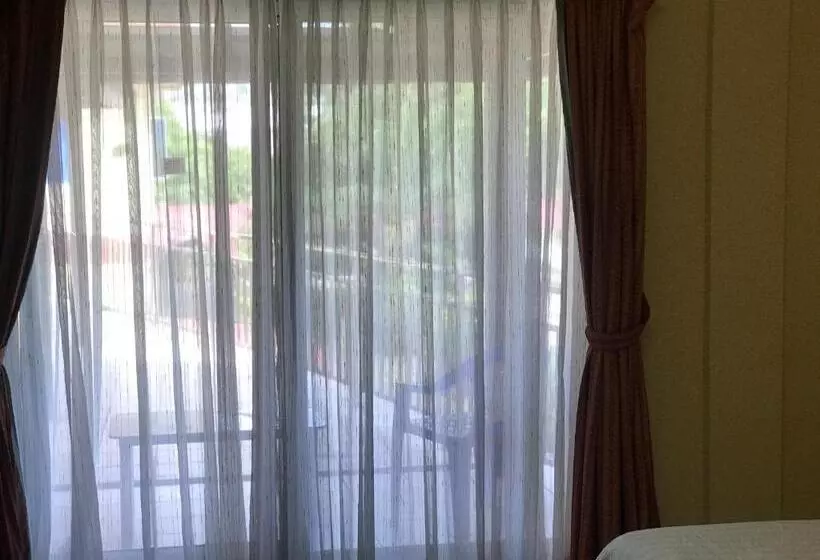 テラス付きスタンダードルーム, Don Bosco Hotel School