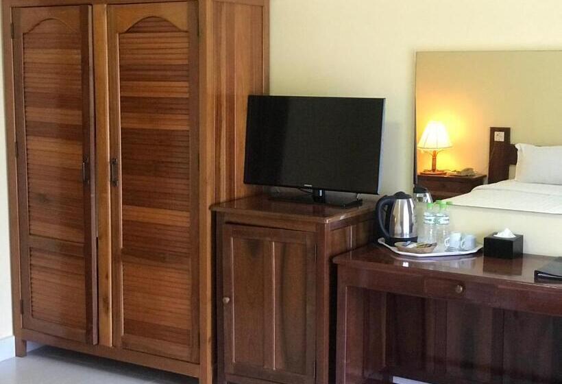 Номер Стандарт с Террасой, Don Bosco Hotel School