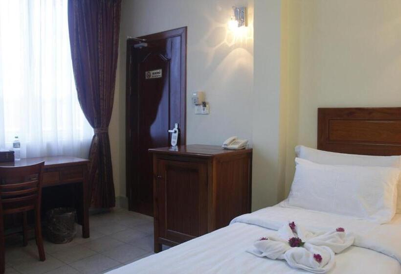 חדר סטנדרט יחיד, Don Bosco Hotel School