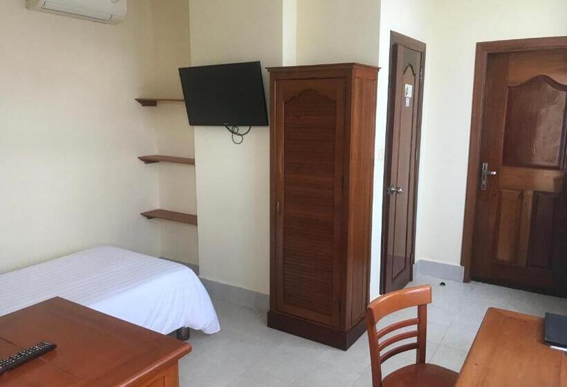 חדר סטנדרט יחיד, Don Bosco Hotel School