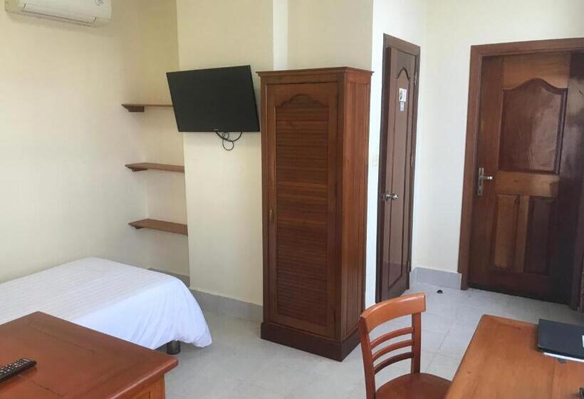 חדר סטנדרט יחיד, Don Bosco Hotel School