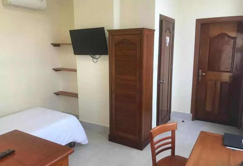 スタンダードシングルルーム, Don Bosco Hotel School