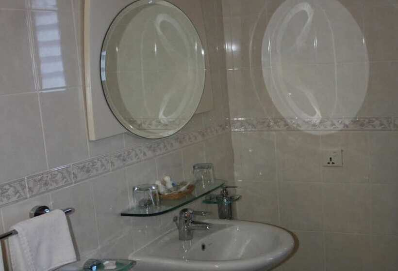 חדר סטנדרט עם מיטת קינג, Don Bosco Hotel School