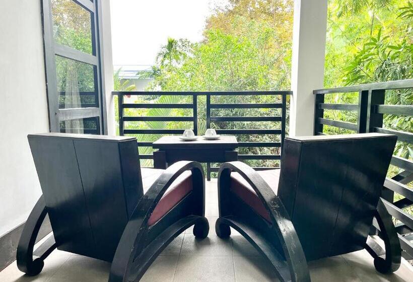 Suite with Terrace, Prana