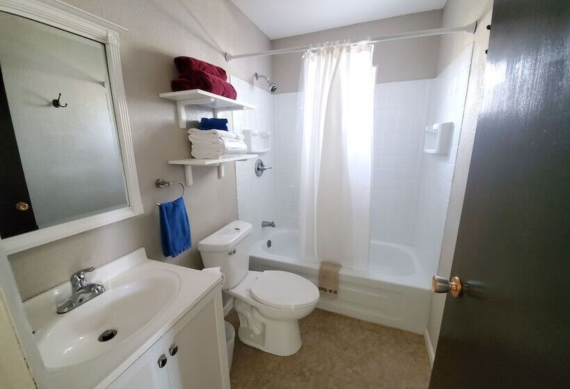 בקתה, Lake Breeze Resort