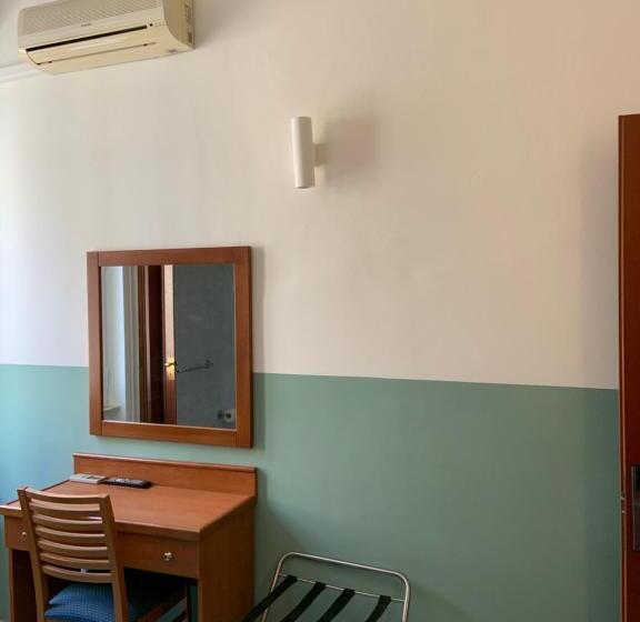 اتاق استاندارد یک نفره, Lungomare