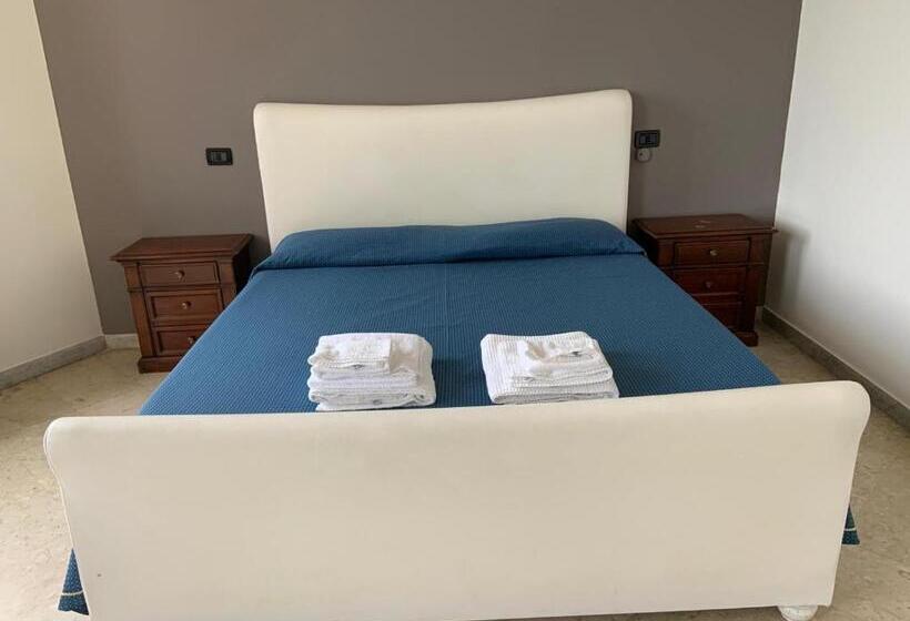 سوییت با چشم‌انداز دریا, Lungomare