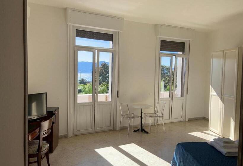 سوییت با چشم‌انداز دریا, Lungomare