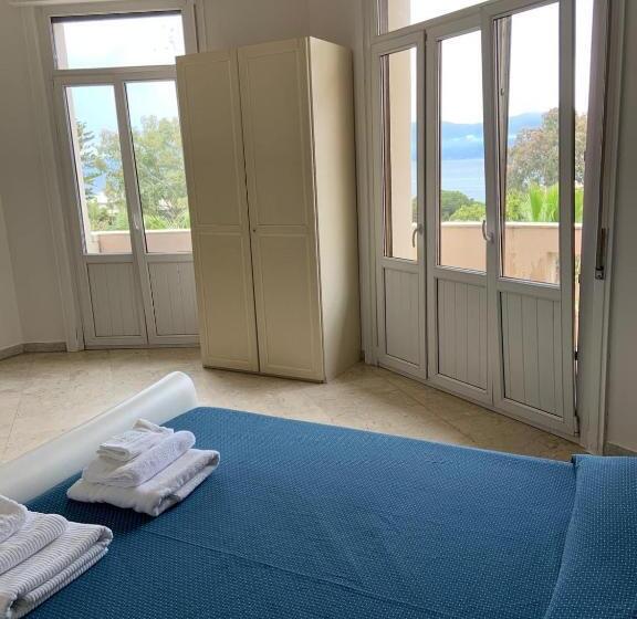 سوییت با چشم‌انداز دریا, Lungomare