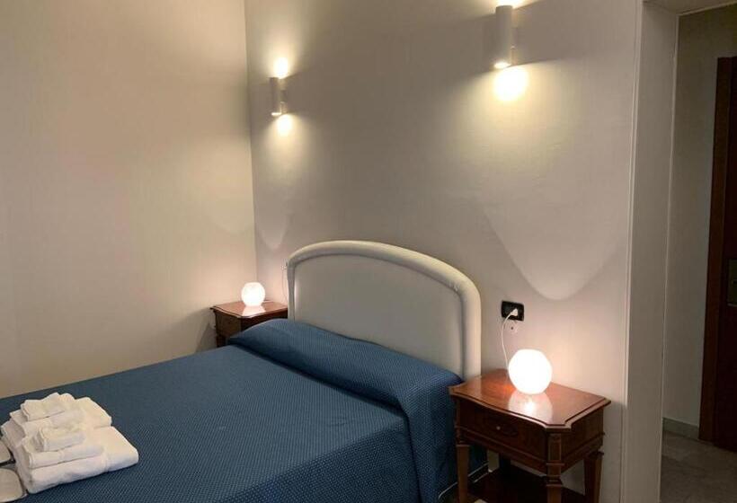 سوییت با چشم‌انداز دریا, Lungomare