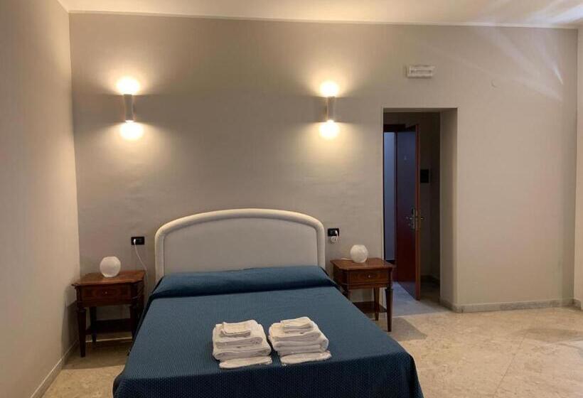 سوییت با چشم‌انداز دریا, Lungomare