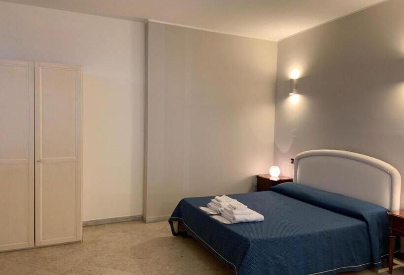 سوییت با چشم‌انداز دریا, Lungomare