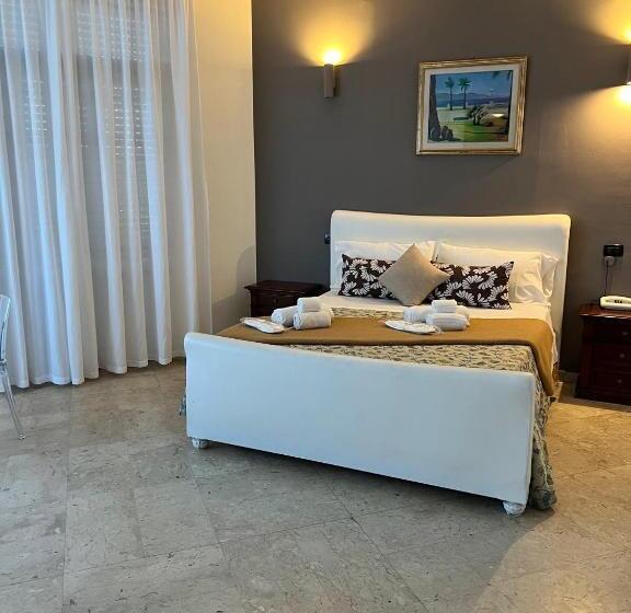 سوییت با چشم‌انداز دریا, Lungomare