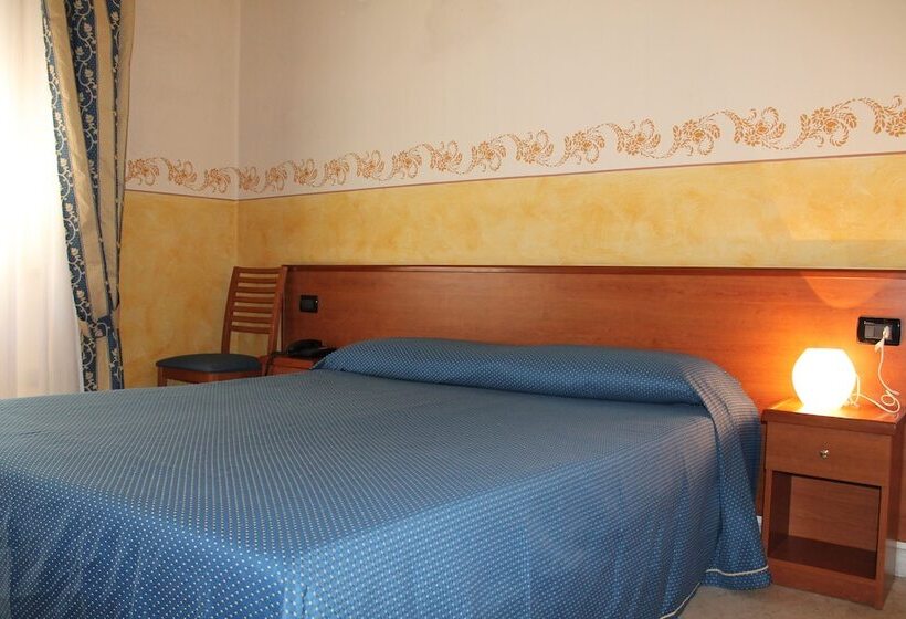 Quarto Estandar, Lungomare