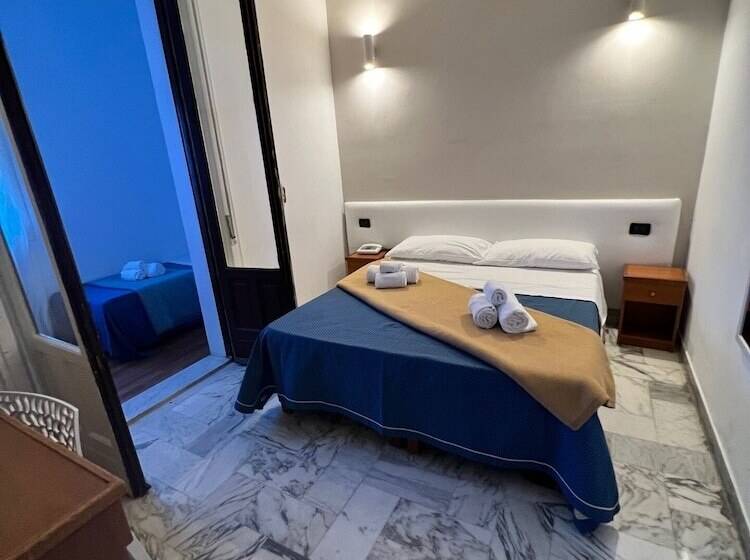 اتاق استاندارد سه نفره, Lungomare