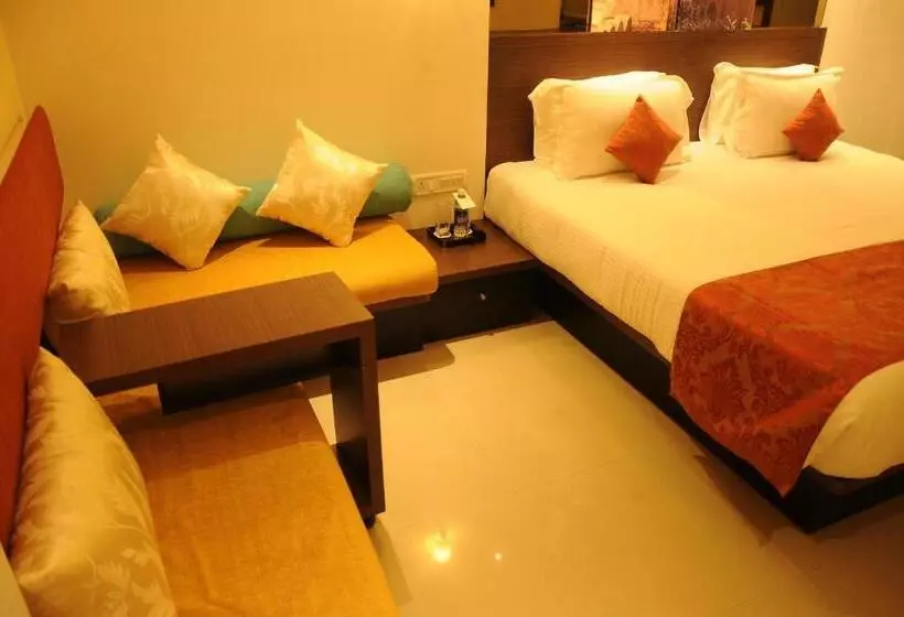 デラックスルーム, Regency Sameera Vellore By Grt Hotels