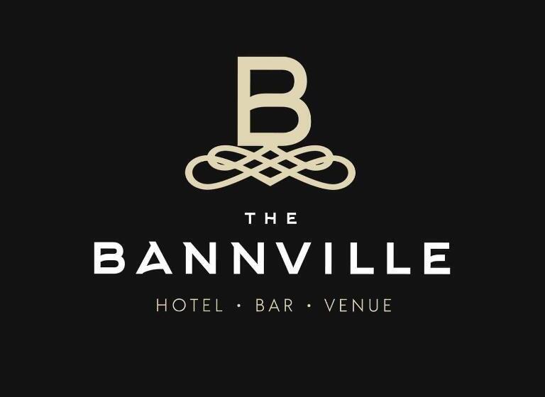 스탠다드 트리플 룸, The Bannville